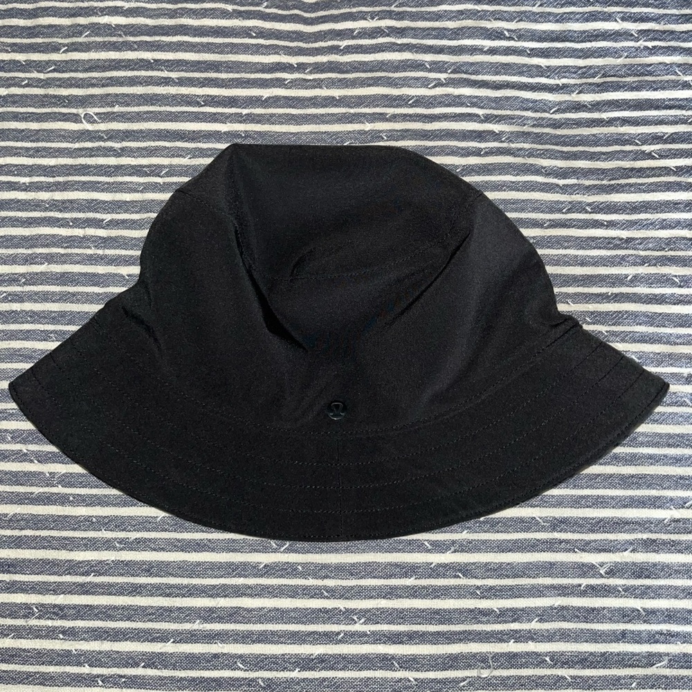 Lululemon reversible bucket hat black and grey tie dye NWOT